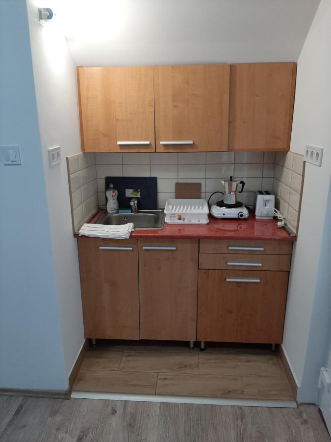 Nikolett Apartman ไฮจ์ดุสโซบอสโล ภายนอก รูปภาพ